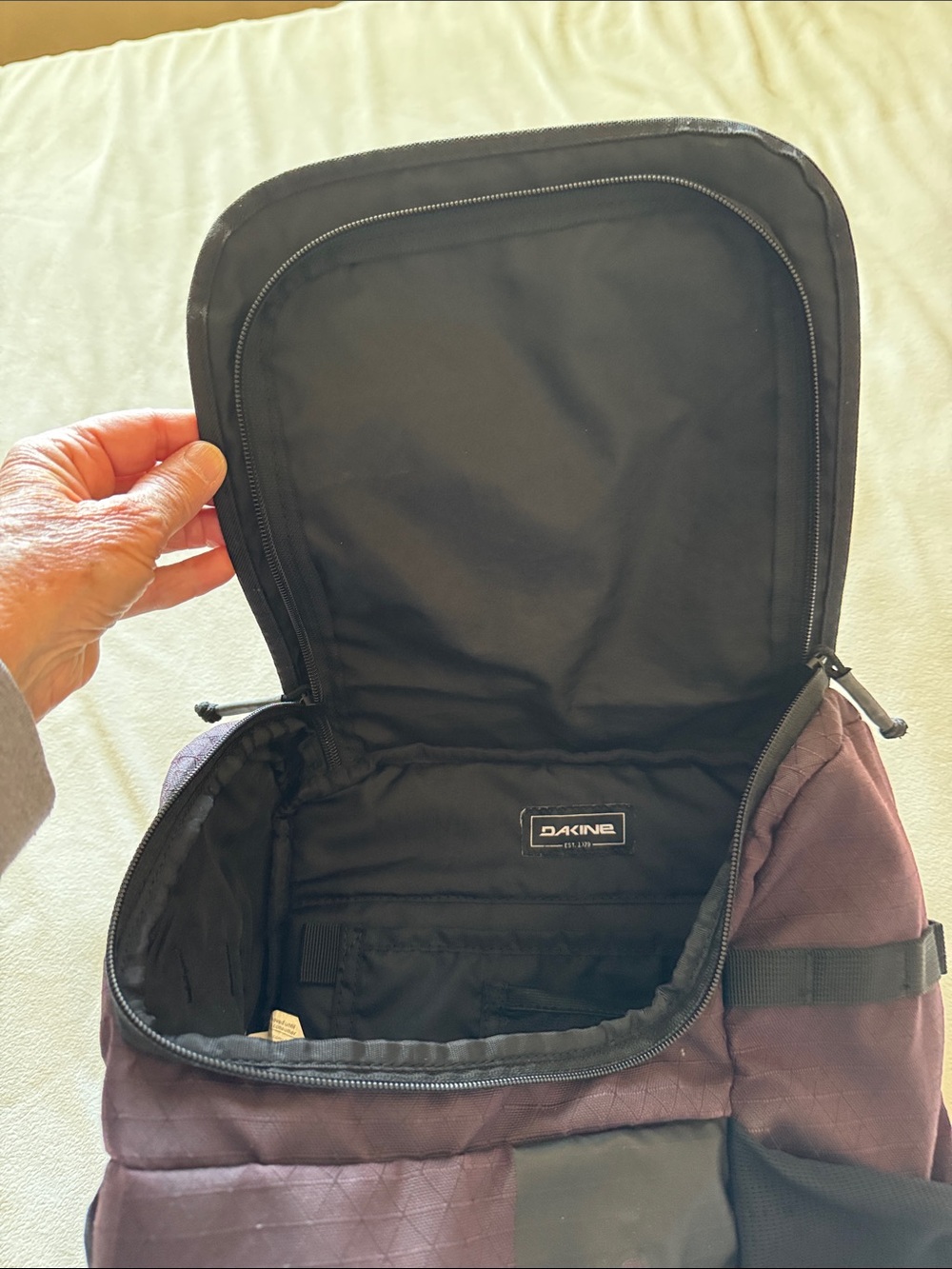 Dakine back pack - Picture 9 of 14